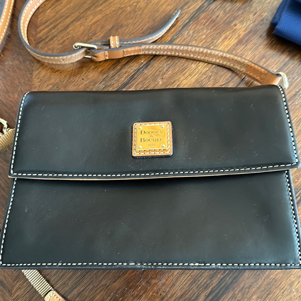 Rooney & Burke Brown Leather East/West Cross Body Bag